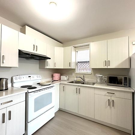 Newly Renovated 2 Bed 1 Bath In Ladner Bc Hotel Delta Kültér fotó